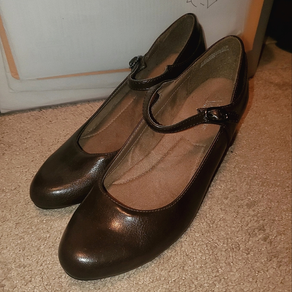 A2 by Aerosoles Dark Brown Heels
